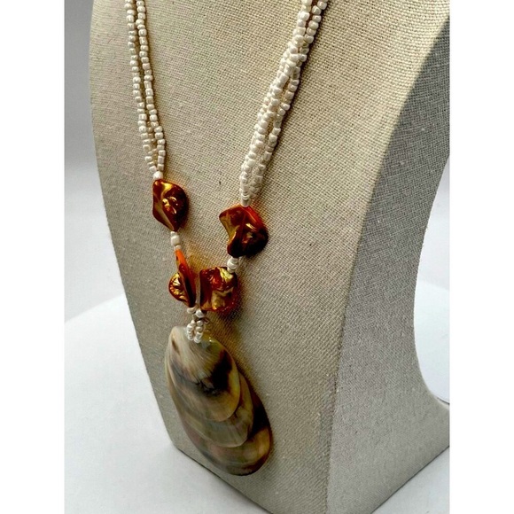 Handcrafted Shell Pendant Necklace With White Beads   A42 - Picture 4 of 7